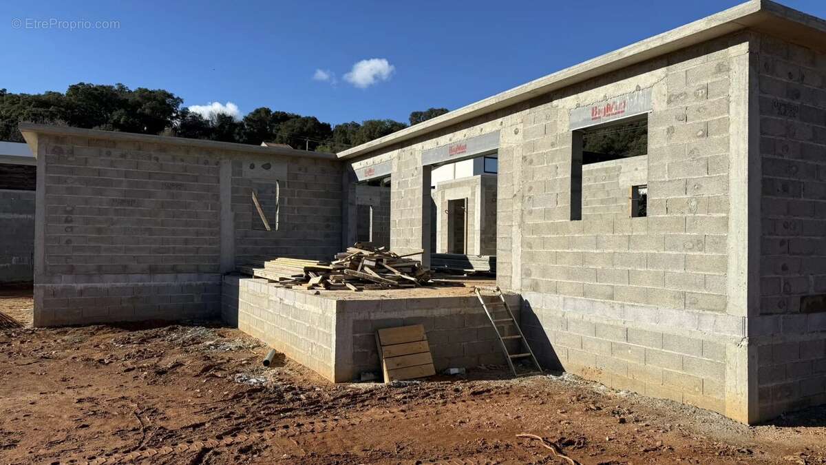 Maison à SANTA-LUCIA-DI-MORIANI