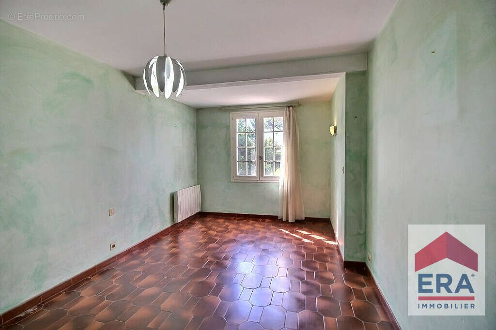 Maison à MORIERES-LES-AVIGNON