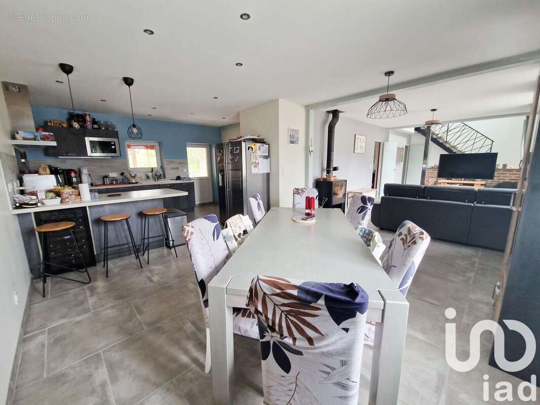 Photo 3 - Maison à MARCILLY-EN-VILLETTE