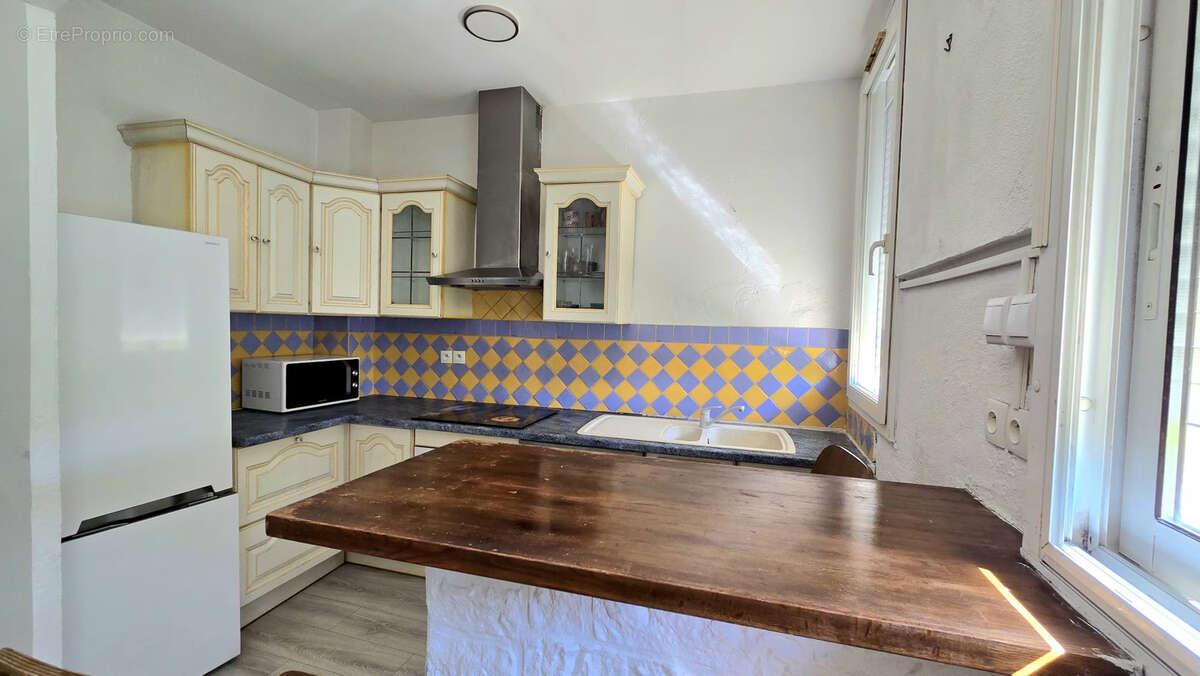 Appartement à SOLLIES-PONT
