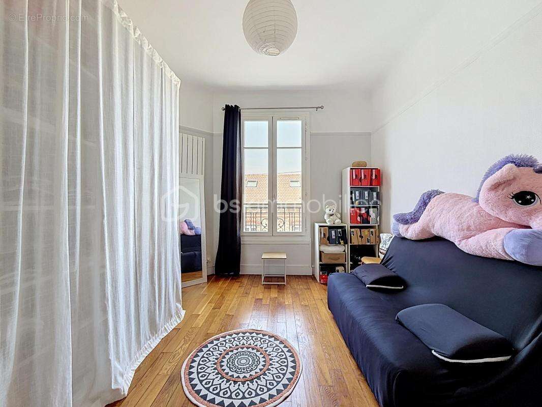 Appartement à LE MESNIL-LE-ROI