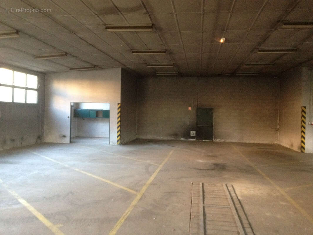 Commerce à SAINT-PIERRE-LA-PALUD