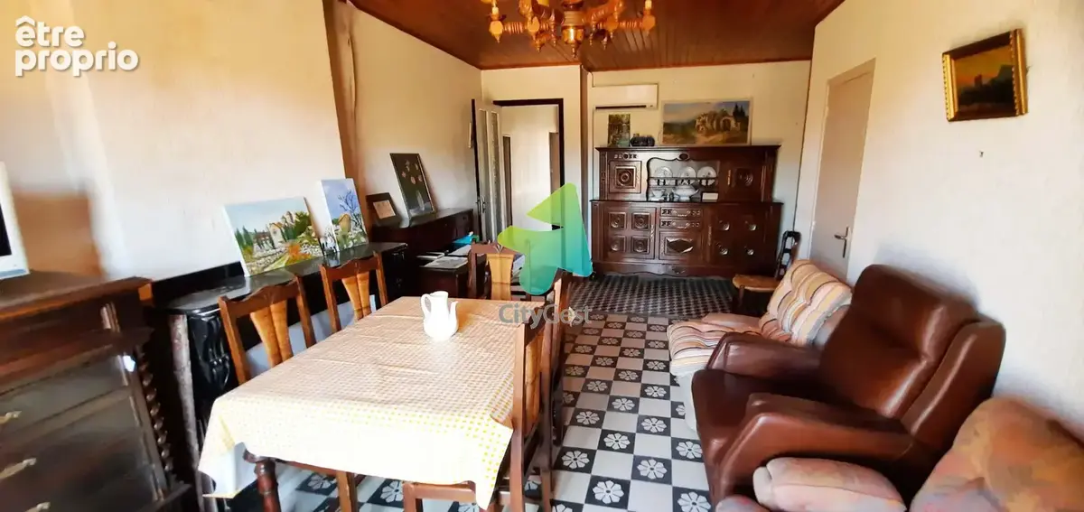 Maison a renover avec remises et cour, terrasses - photo 5