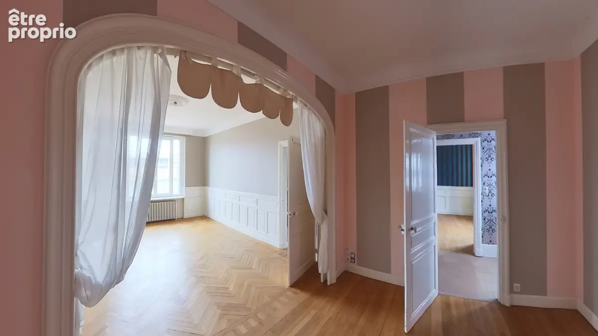 Maison 6 pièces 180 m² à vendre à Commentry (03600) - photo 3