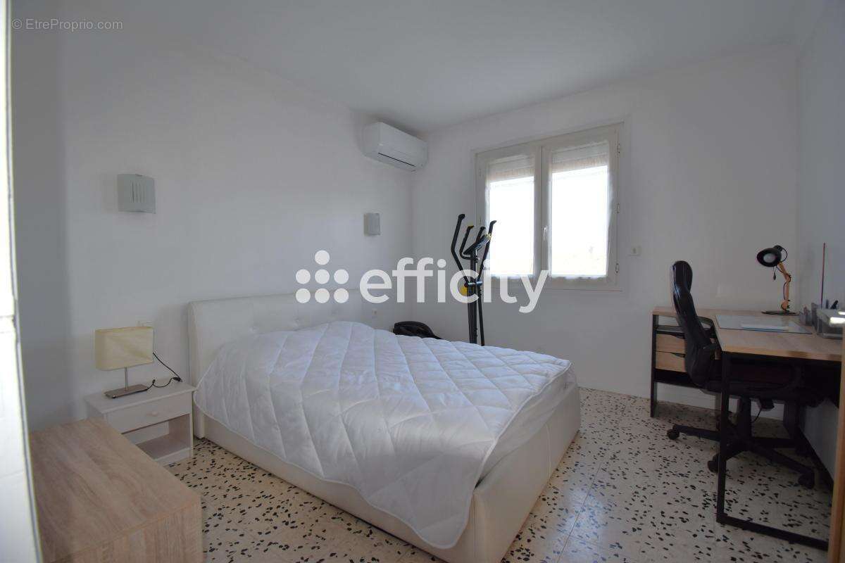 Maison 141 m² à Saint-Cyprien  - photo 12