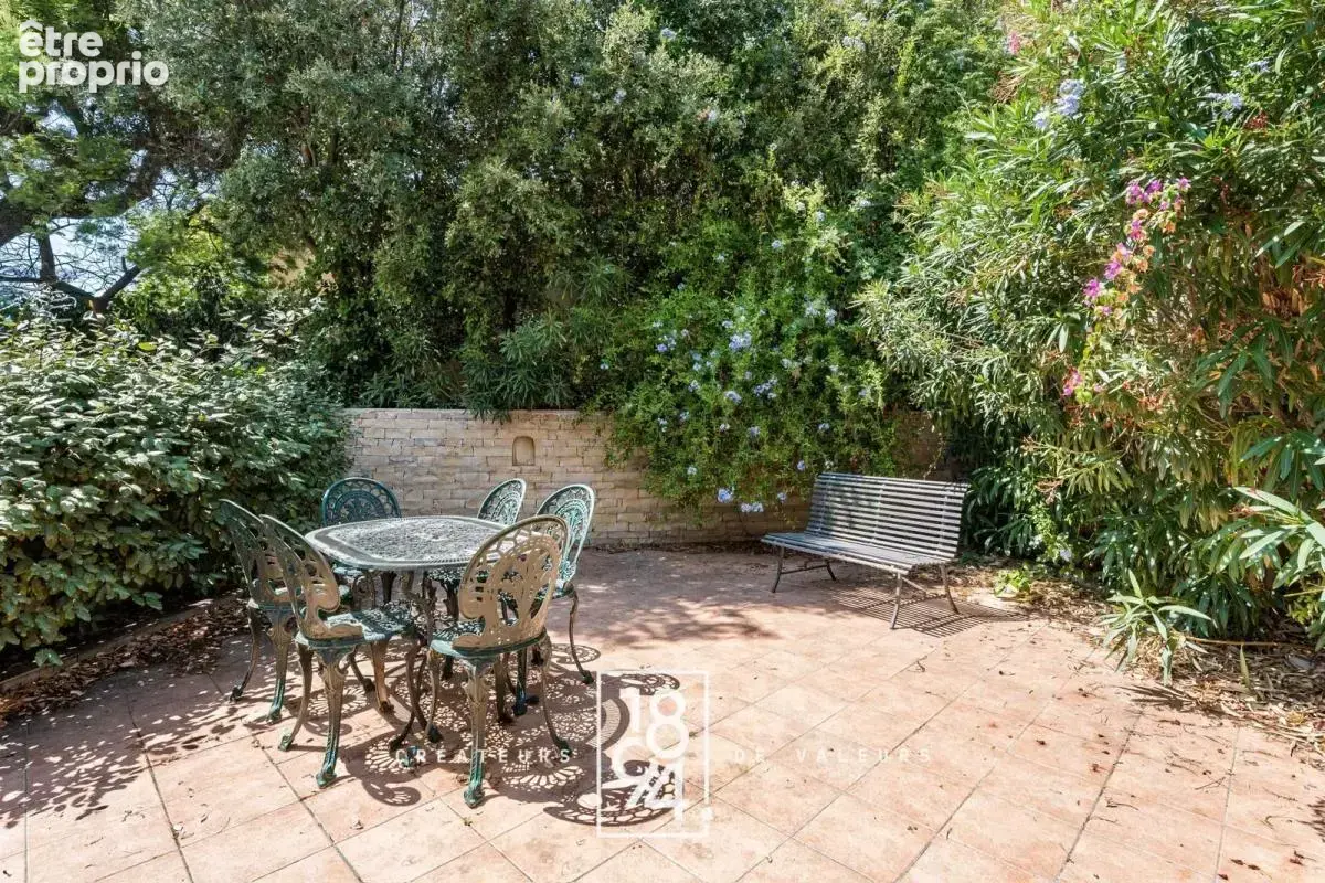 Appartement  Cassis  128 m2  Garage  stationnement - photo 7