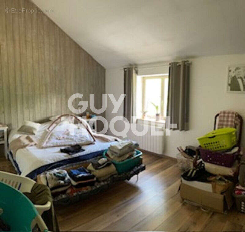 Commerce à MONTSAUCHE-LES-SETTONS