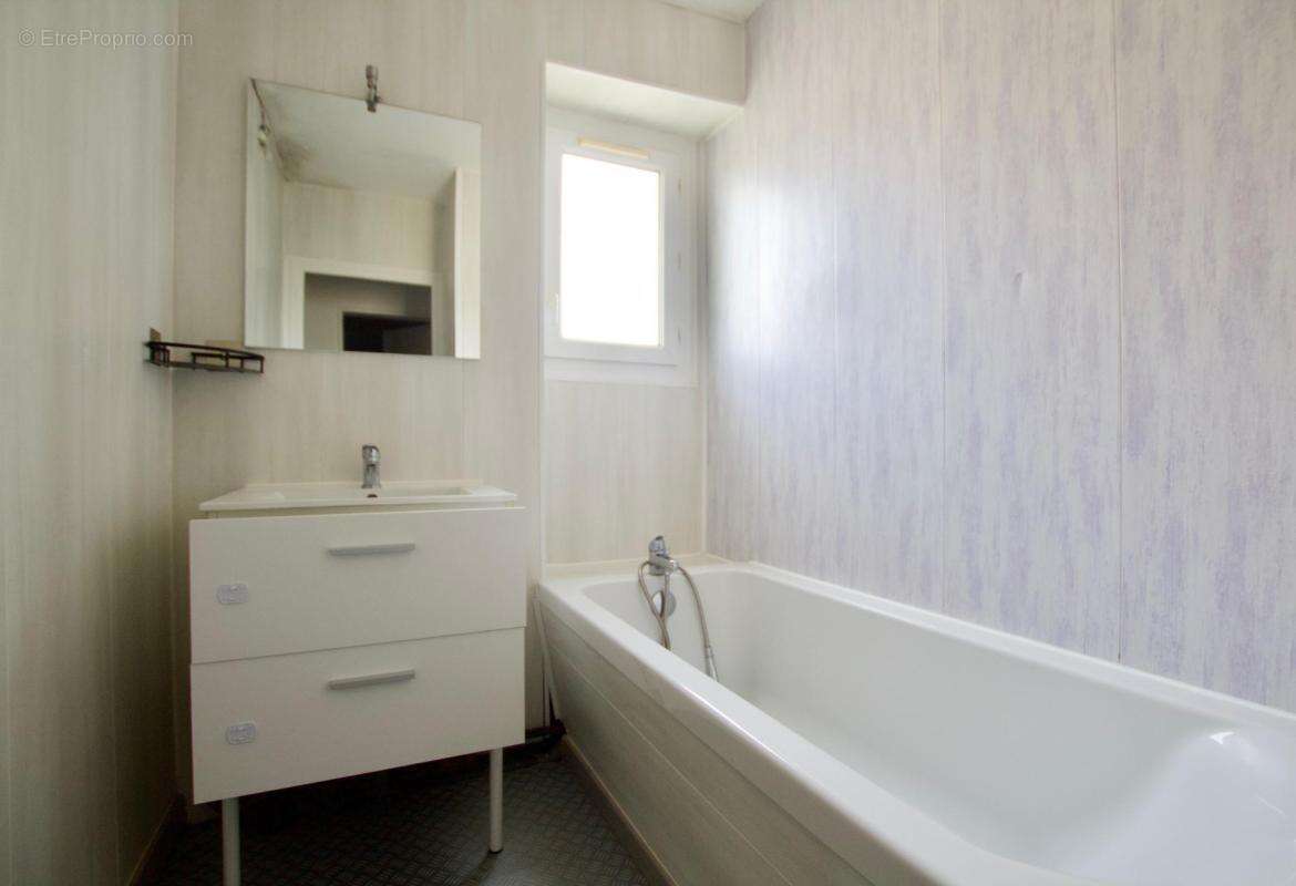 Proche commerces – maison individuelle t4 – jardin clos – sous-sol complet - photo 6