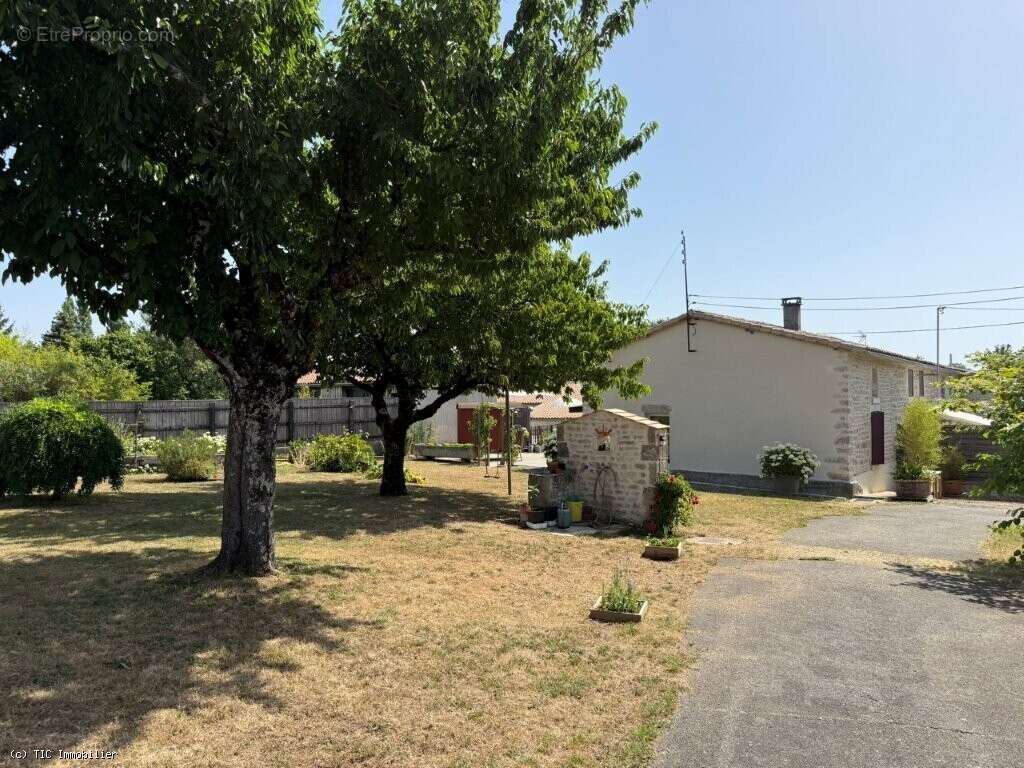 Maison à VILLEFAGNAN