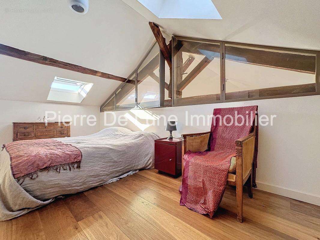 Maison à NEUVILLE-SUR-SAONE