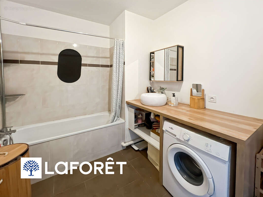 Appartement à FLEURY-MEROGIS