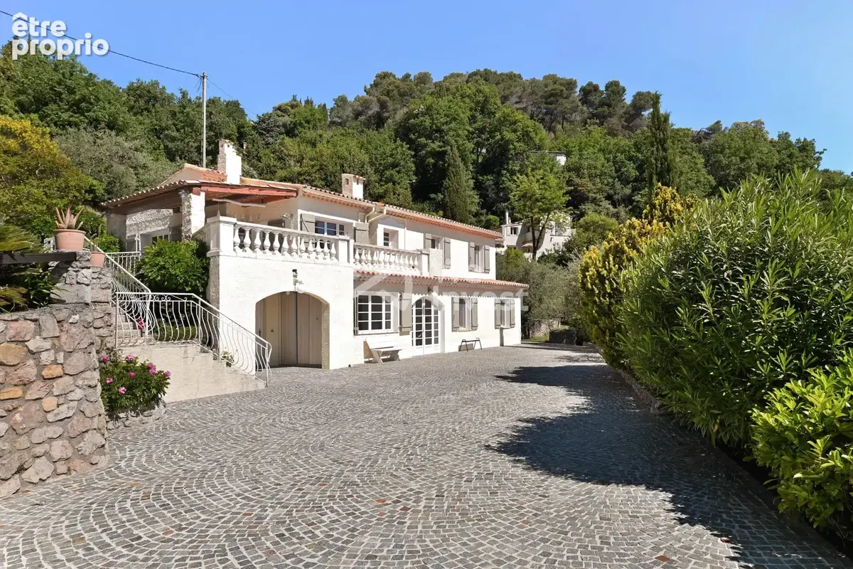 Maison 7 pièces 202 m² à vendre à Carros (06510) - photo 2