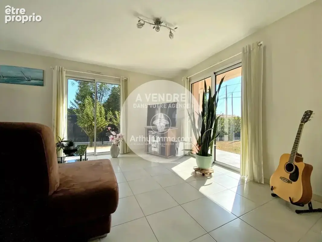 Maison plain-pied, 2016, 3 chambres et un bureau, état irréprochable - photo 5