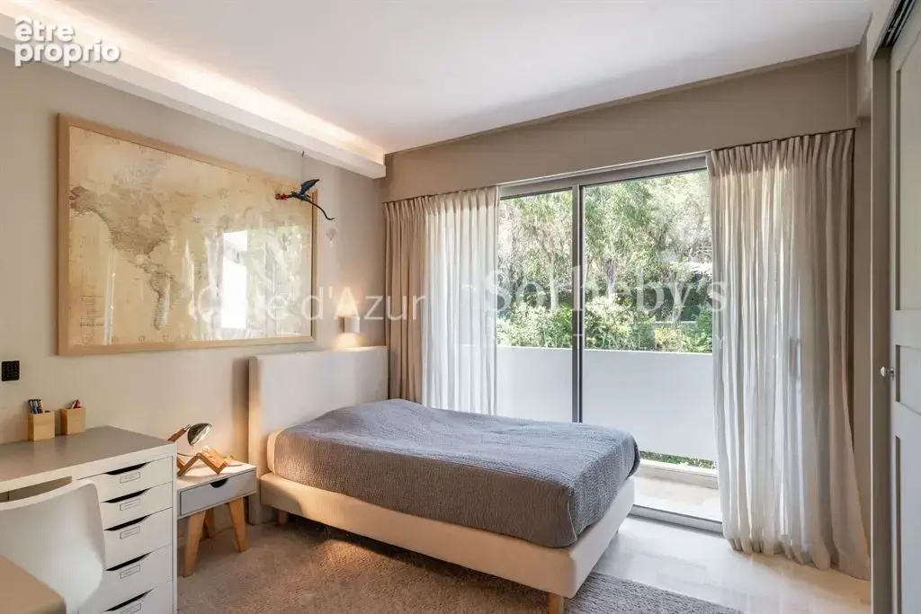 Appartement avec grande terrasse, piscine et vue mer panoramique aux portes de Cannes** - photo 11