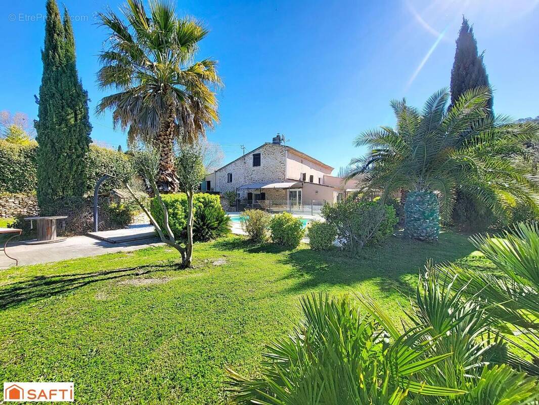 Photo 1 - Maison à LE CASTELLET