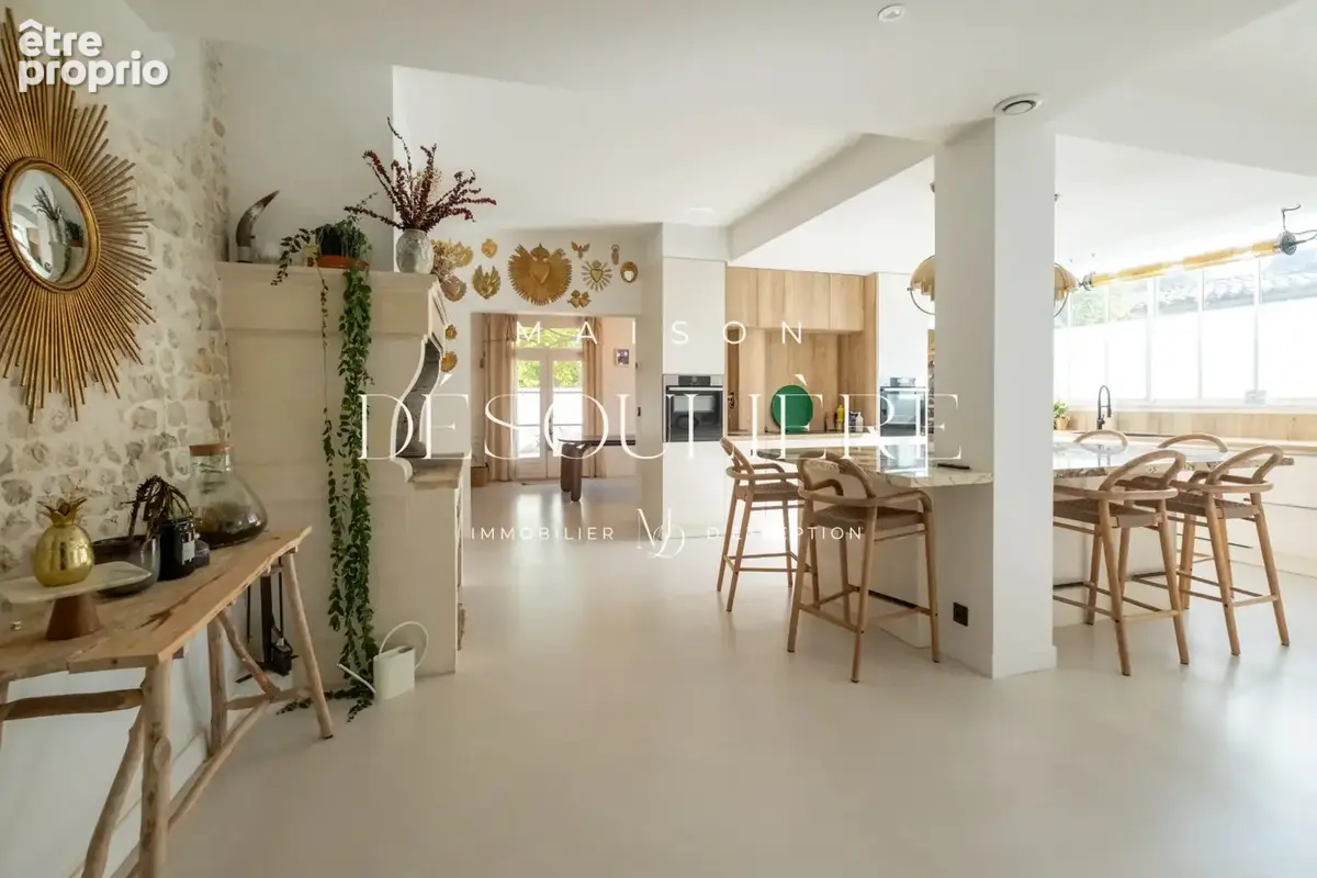 Maison 300 m² à La Rochelle  - photo 7