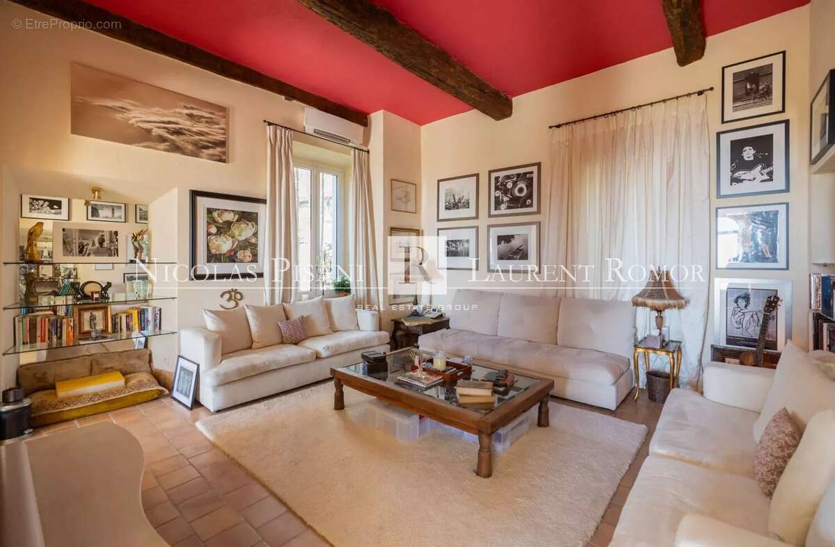Maison à EZE