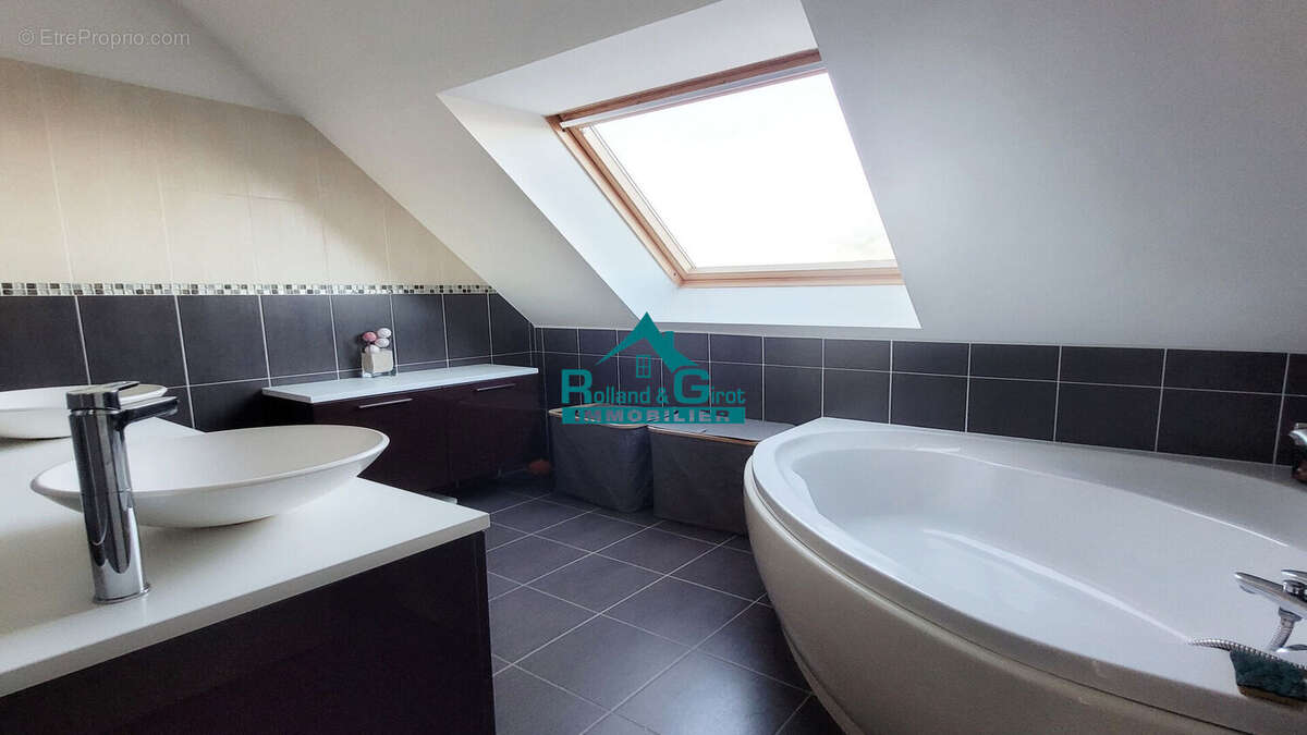 Maison à LA BOUEXIERE