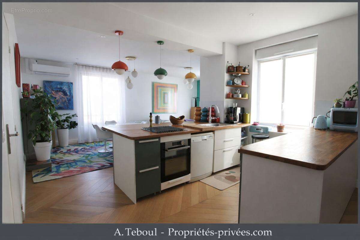 VILLEURBANNE - Gratt'e Ciel Nord - Maison de ville d'environ 180m² habitables - usage mixe possible - photo 4