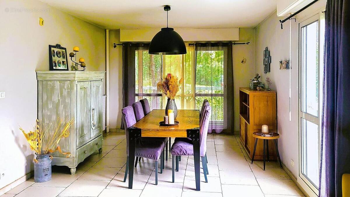 Photo 1 - Appartement à MARSEILLE-10E
