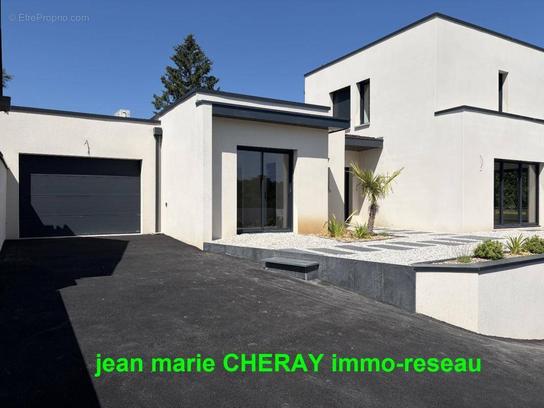 Maison à JUIGNE-SUR-LOIRE