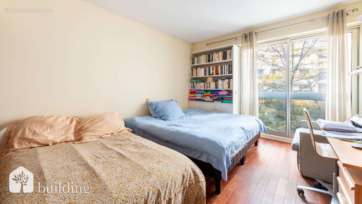 Appartement à NEUILLY-SUR-SEINE