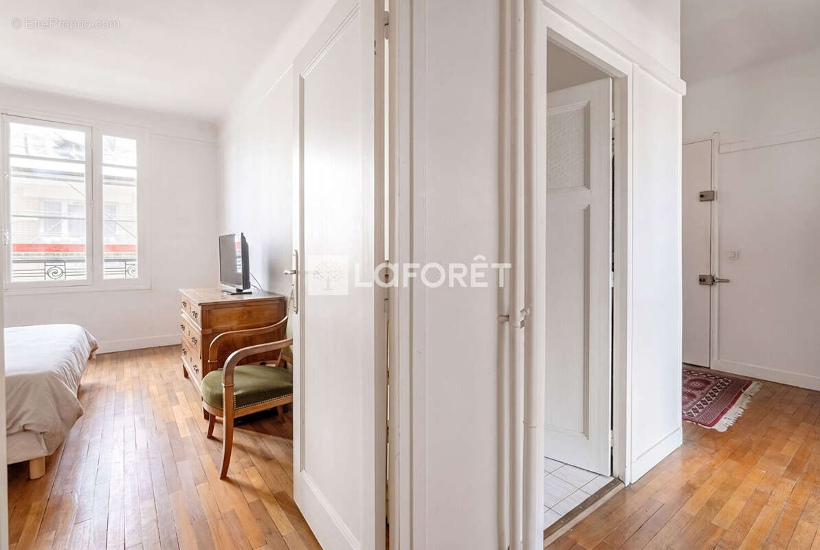 Etage eleve - traversant - balcon - vue degagee - profession liberale - photo 11