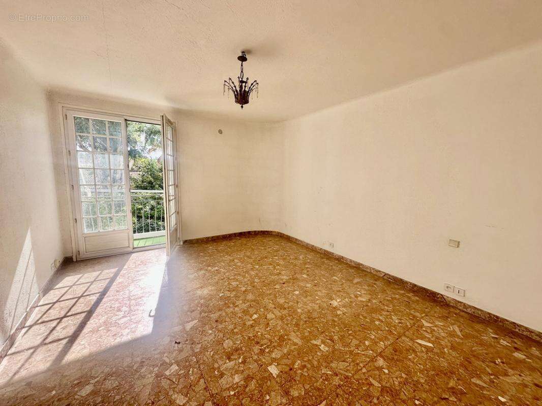 Appartement à MOUGINS