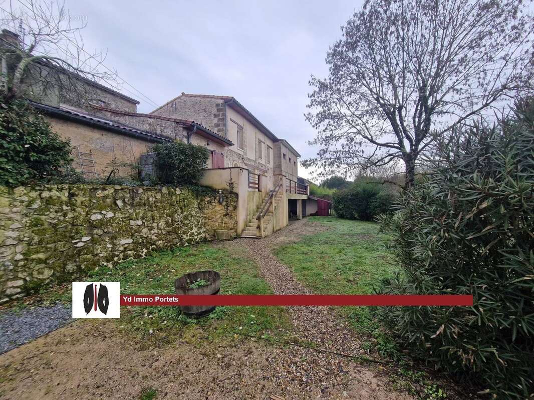 Maison à VIRELADE
