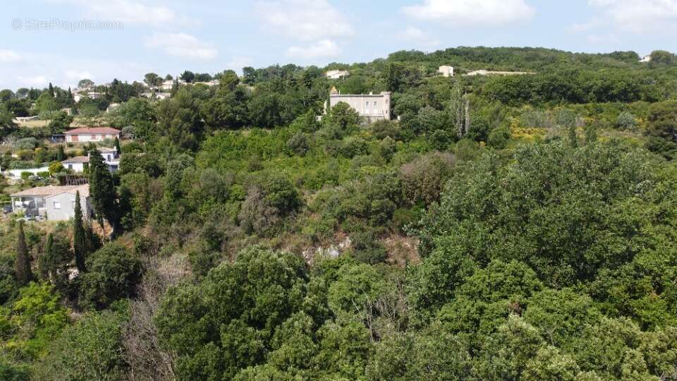 Terrain 937 m² à Bourg-Saint-Andeol  - photo 2
