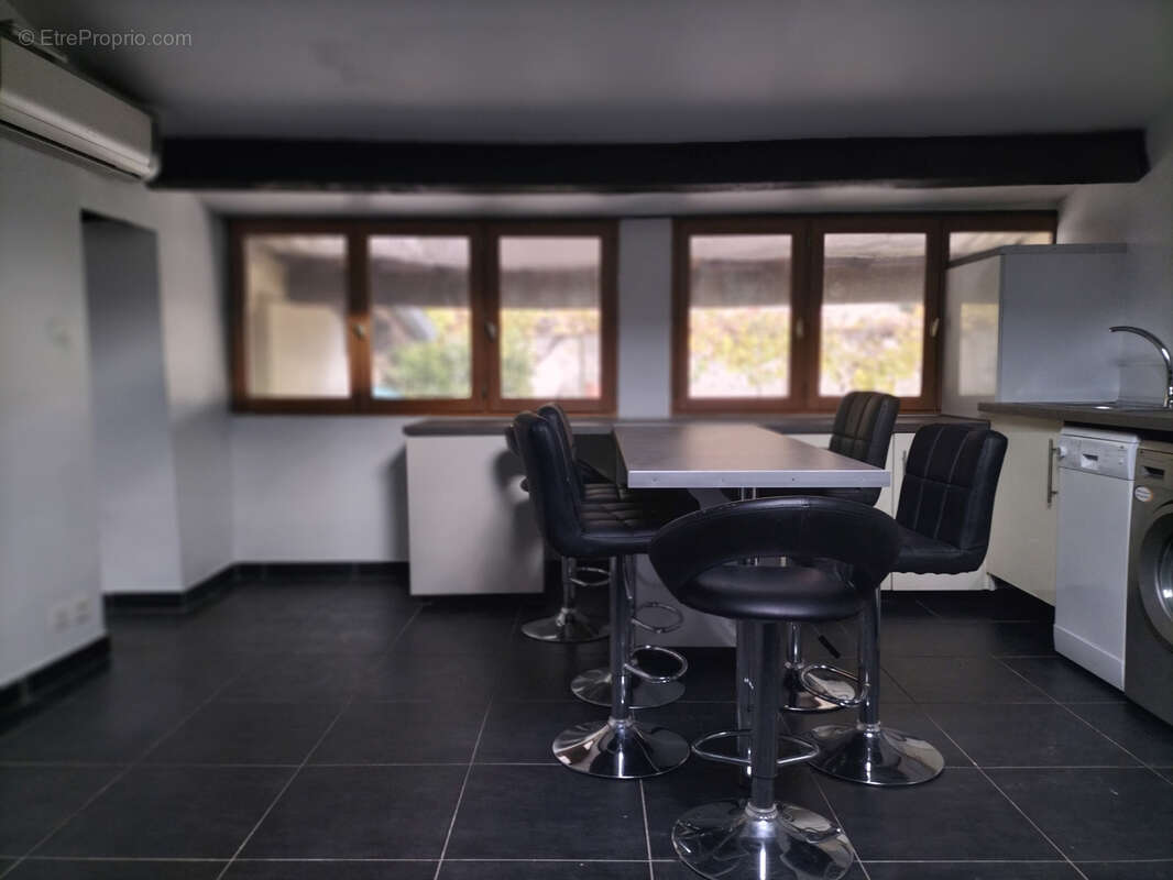 Appartement à CONTES