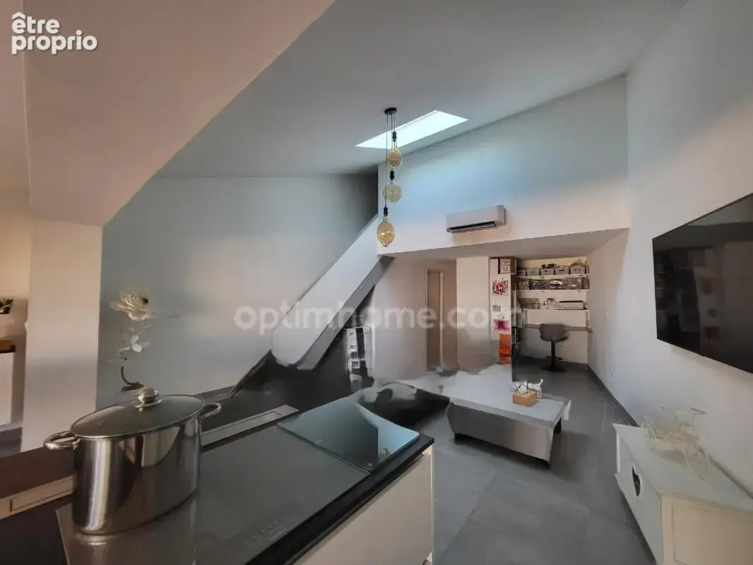 Maison Rénovée 80m² avec dépendance aménagée en studio Indépendant, Vue Mer ! 13 - photo 6