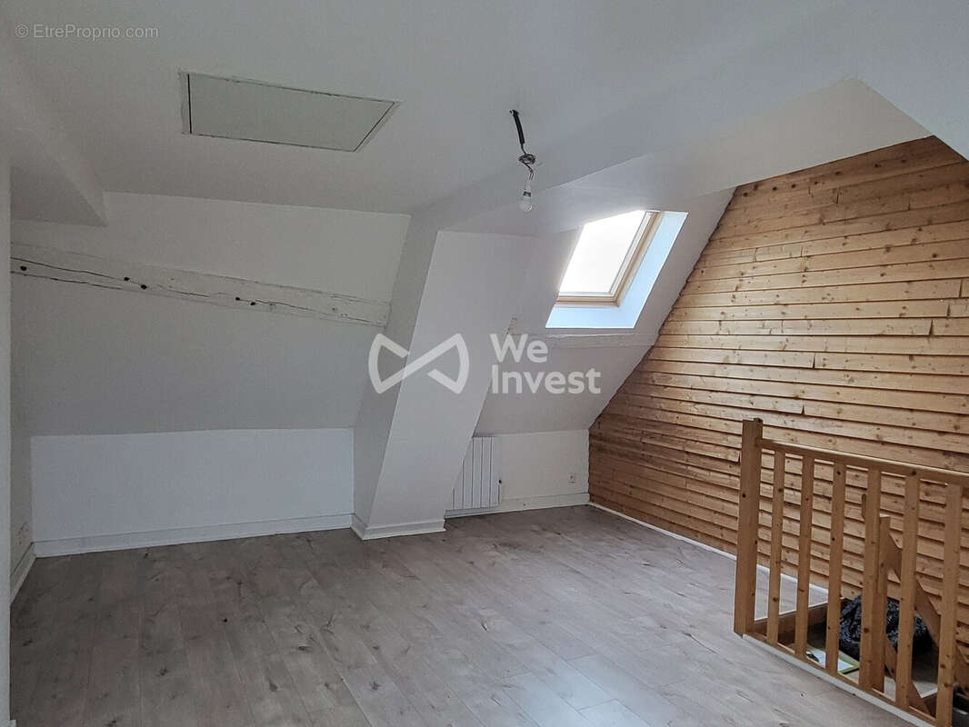 Chambre 2 - R+2 - Maison à SABLONNIERES