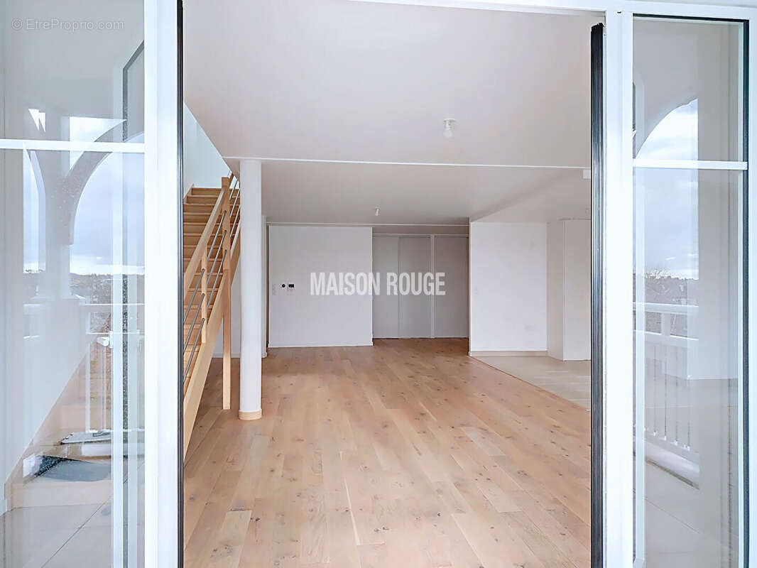 Rare à la Vente : Superbe Duplex T4 avec Aperçu Mer Dinard - photo 9