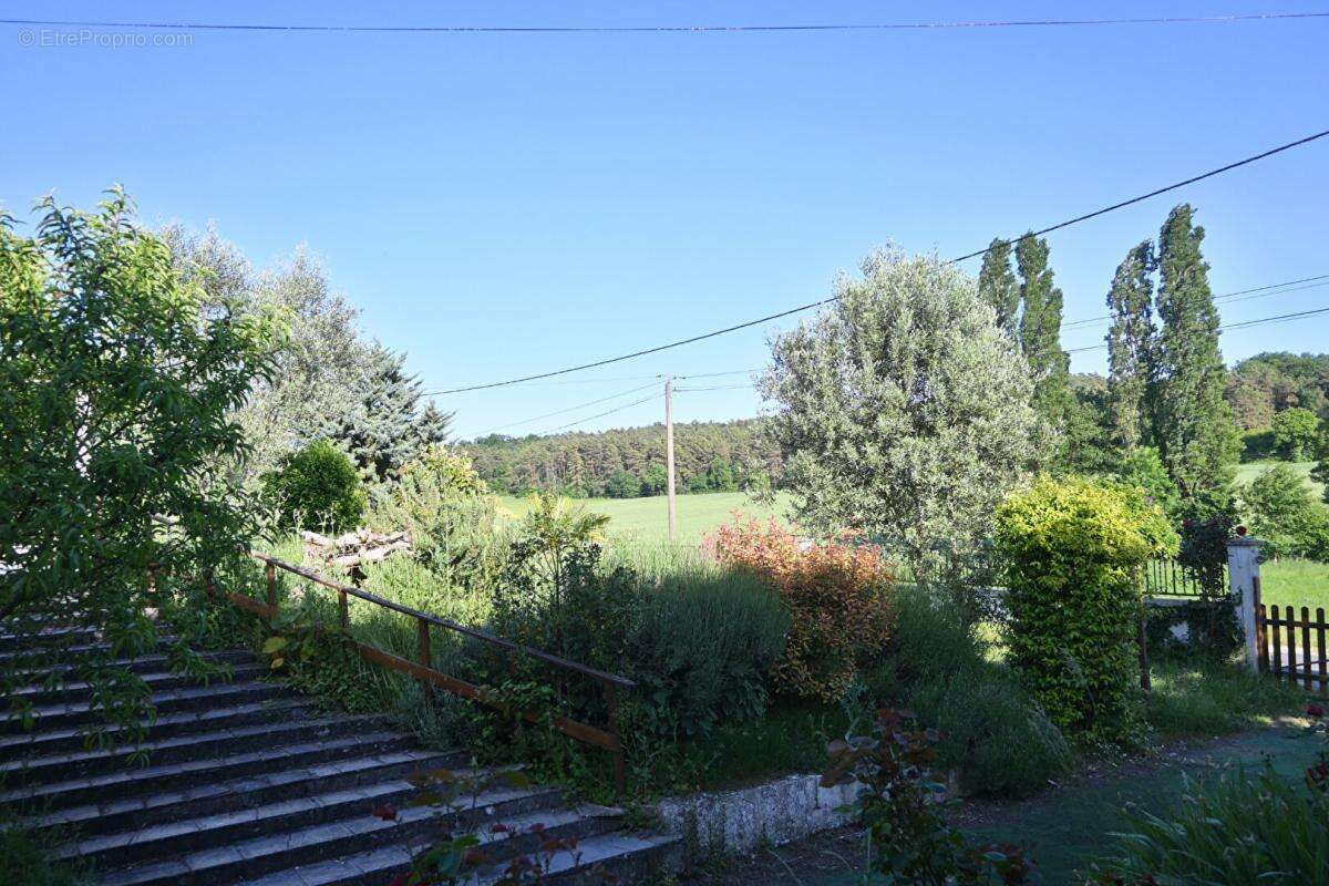 Maison à AZAY-LE-RIDEAU