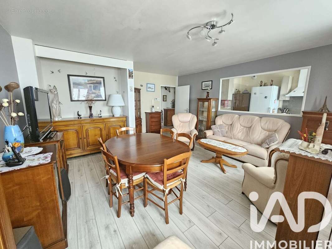 Photo 3 - Appartement à LIEUSAINT