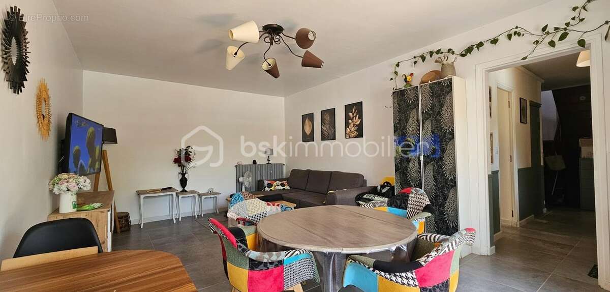 Maison familiale rénovée de 111,85 m² avec piscine, garage et atelier à Milhaud - photo 3