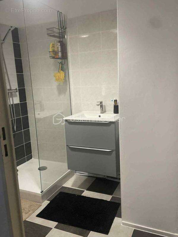 Appartement à SAINT-GENIS-LAVAL