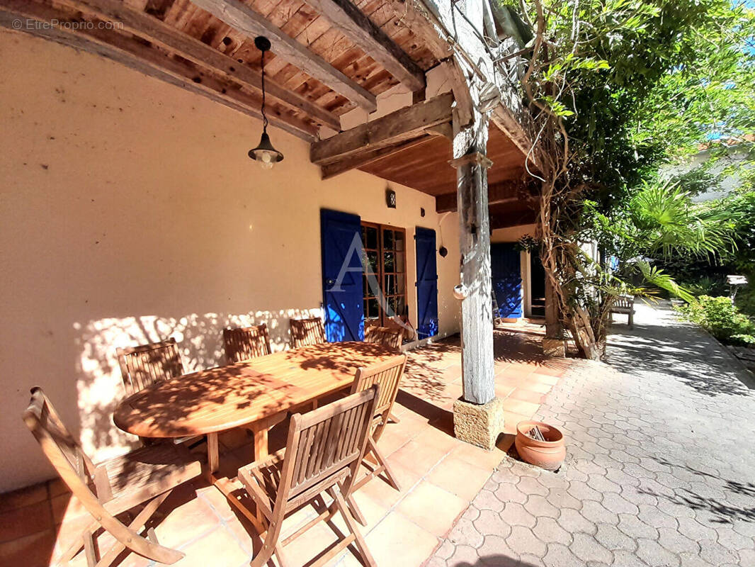 Maison à VILLENEUVE-DE-MARSAN