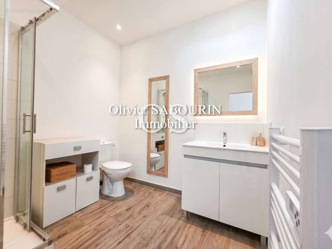 Appartement à ROQUEBRUNE-SUR-ARGENS