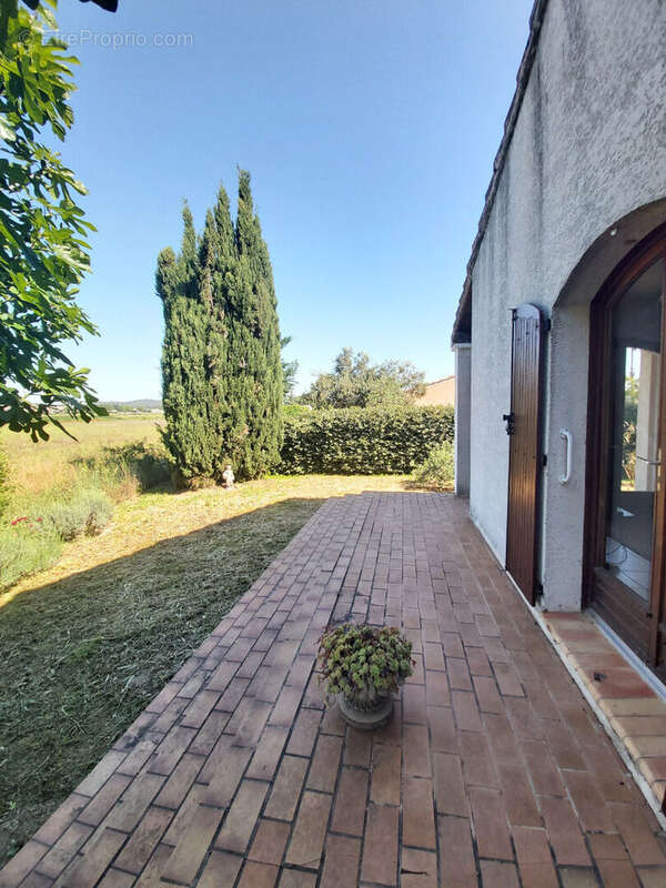 Villa de plain-pied 5 pièces avec vue dégagée à vendre à Calvisson en Vaunage - photo 11