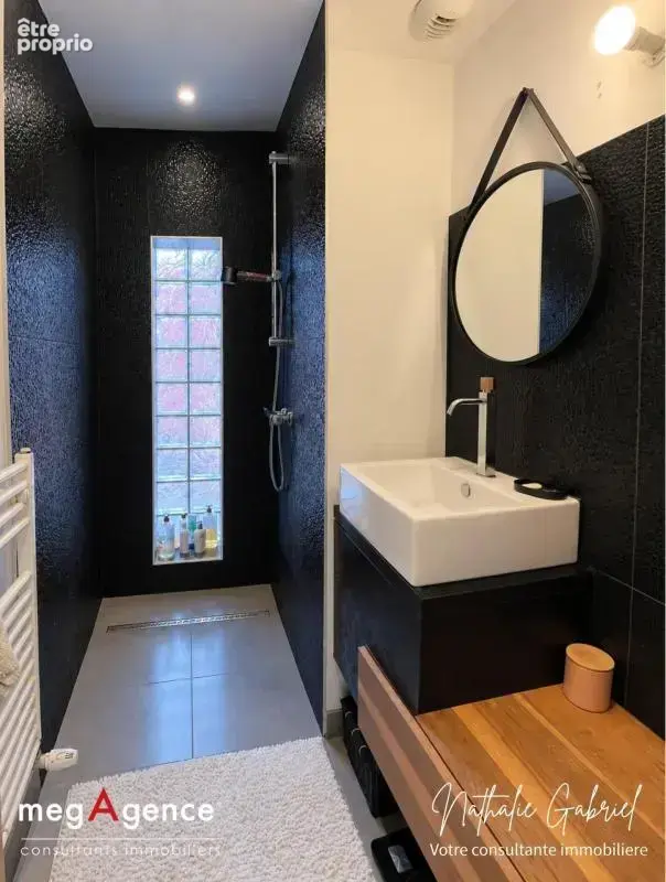 Un air de vacances à Angers avec cette villa de 5 chambres et bureau sur 203 m2 ! - photo 11