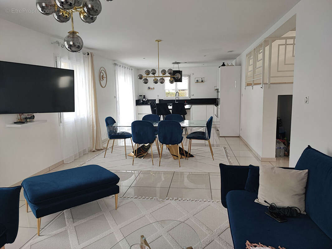 Maison à FLEURY-LES-AUBRAIS