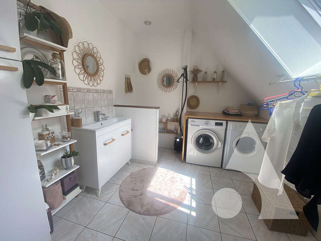 Maison en pierres dans la valle de l'automne / 6 chambres / sous sol total - photo 14