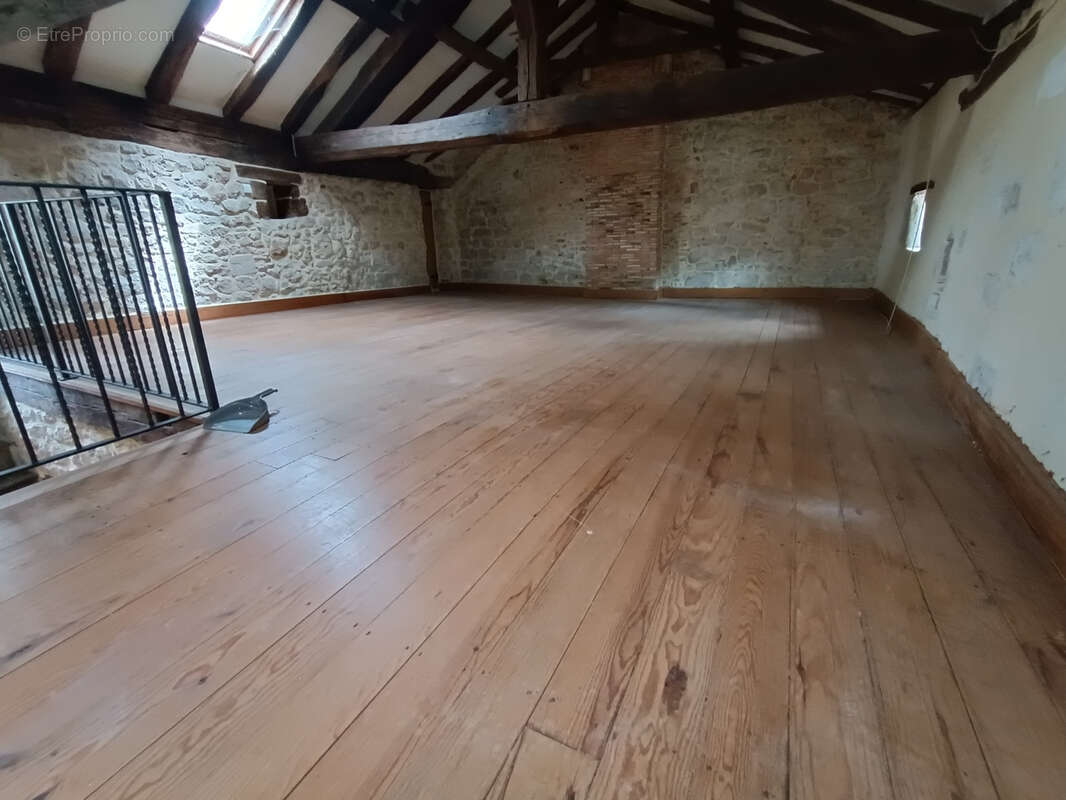 Maison de village de caractère - Proche commerces - MARTHON - photo 13