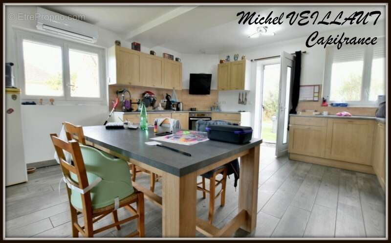 Maison à PARAY-LE-FRESIL