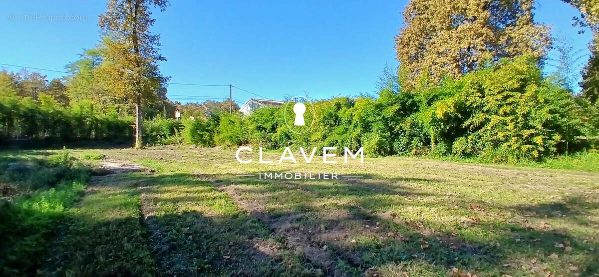 Terrain à SAINT-MARIENS