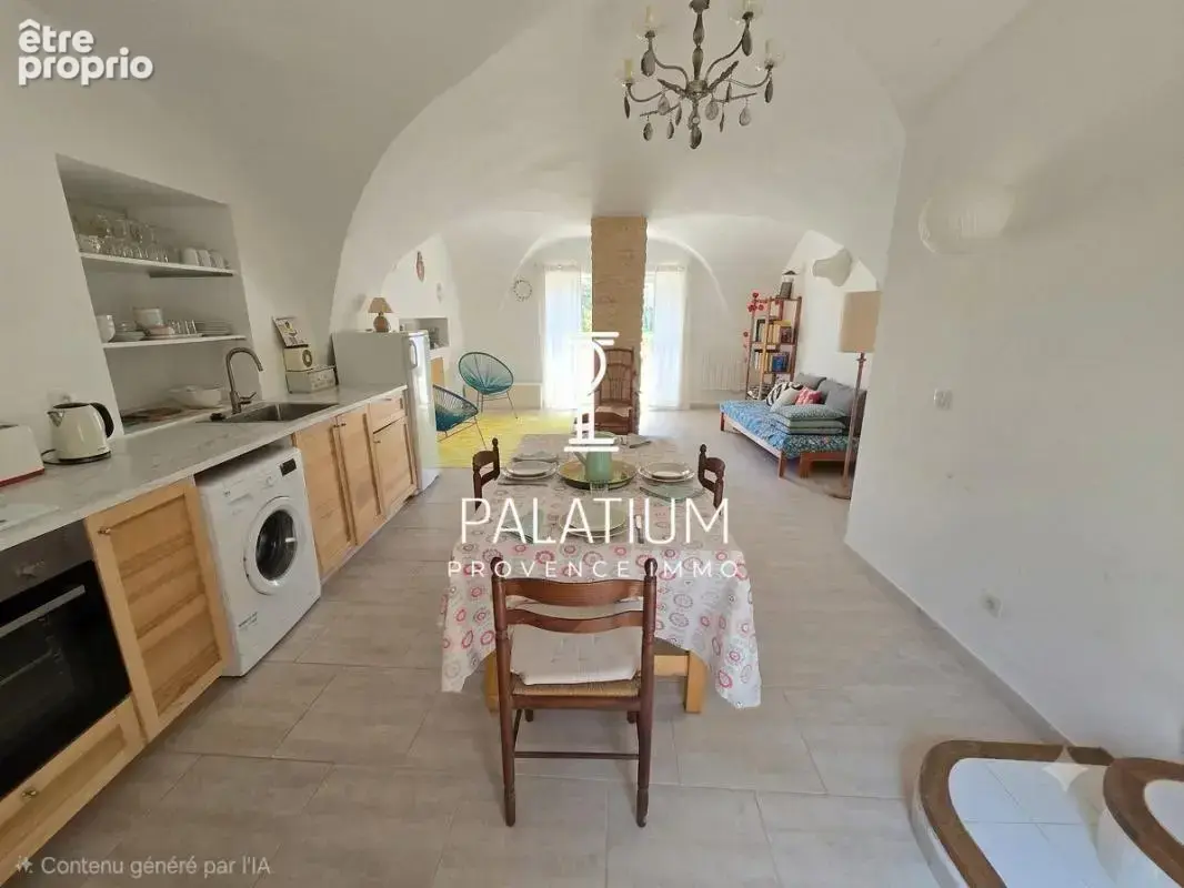 EXCLUSIVITE ! MÉNERBES (84) – Maison en pierre de 100 m² avec dépendances aménageables et plus de 3 hectares de vignes - photo 2