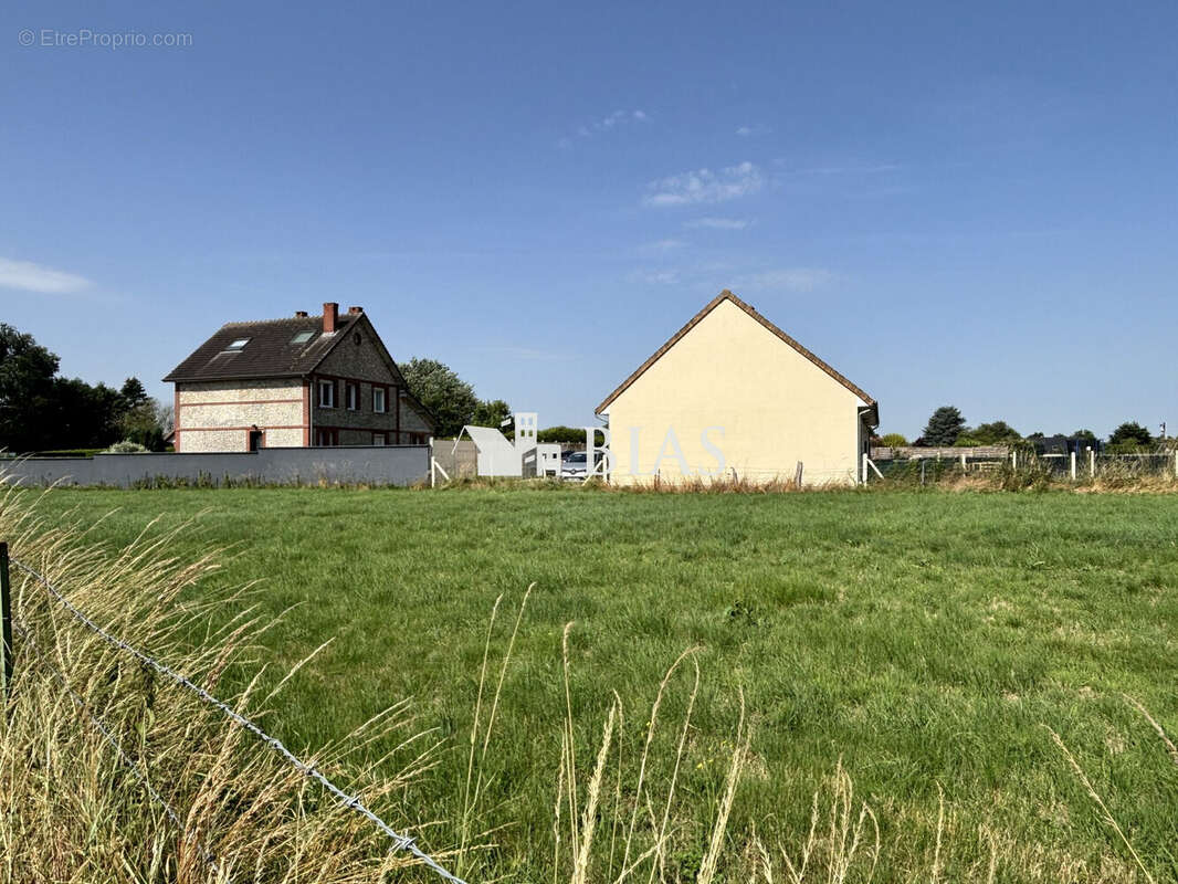Terrain 1551 m² à Amfreville-La-Campagne  - photo 4