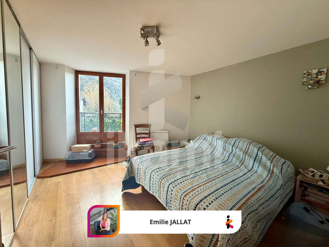 Maison à SAINT-EGREVE